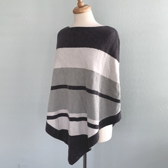 Barefoot Dreams CozyChic Ultra Lite Poncho - Picture 7 of 13